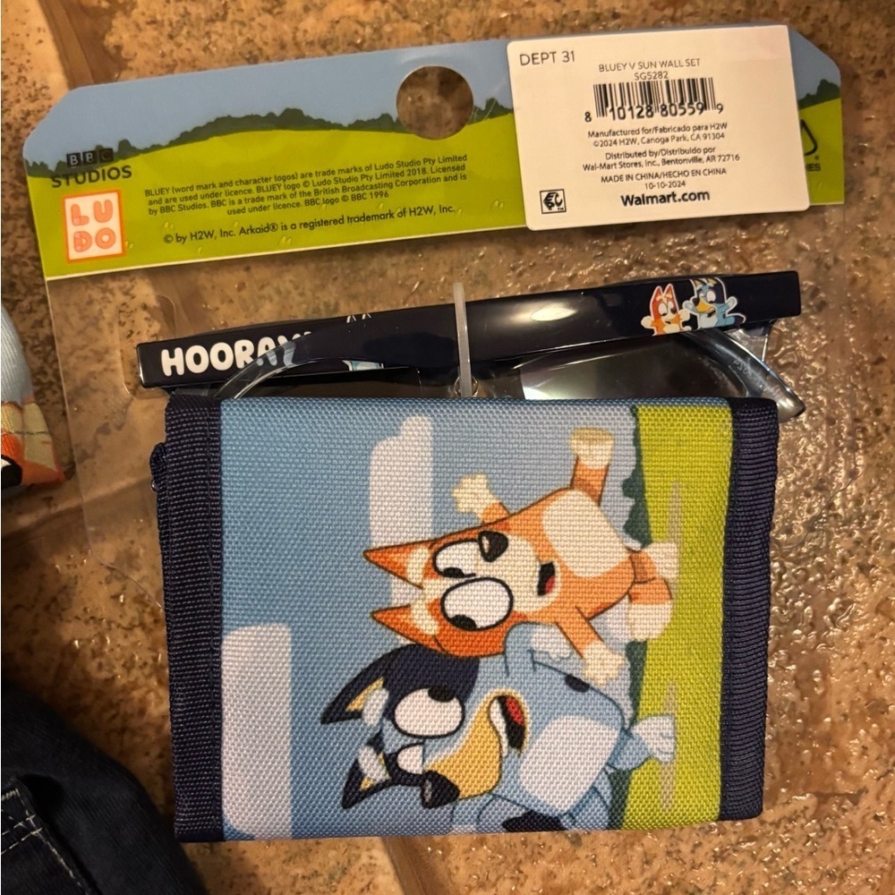 NWT *Bundle* Toddler Bluey short set and Sunglasses Wallet combo sz 3T - Picture 5 of 9
